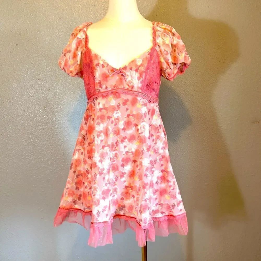 NEW doll’s kill women’s pink floral baby doll mini dress size M